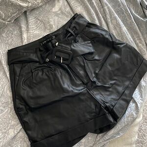 Amisu Black Athletic Shorts